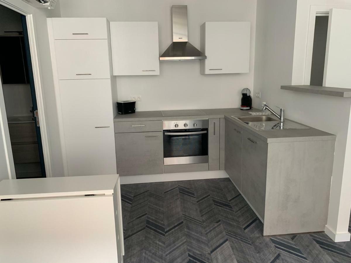 De - Les Carrieres Apartment